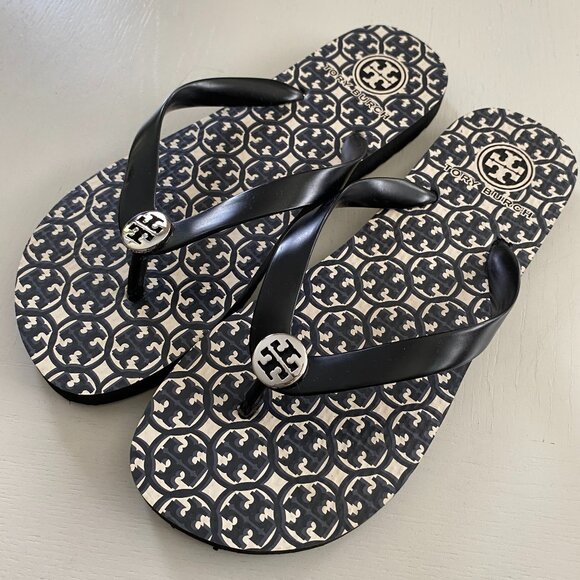 NEW Tory Burch Black Black and Cream Patterned Flip Flops Size 7 - Picture 1 of 5